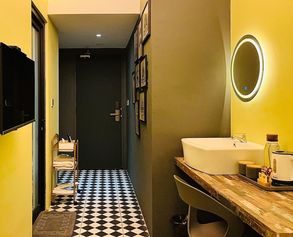 The Barber Room - Photo 2