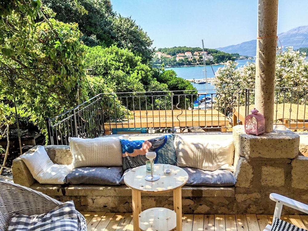 Romantic Studio, Sea View