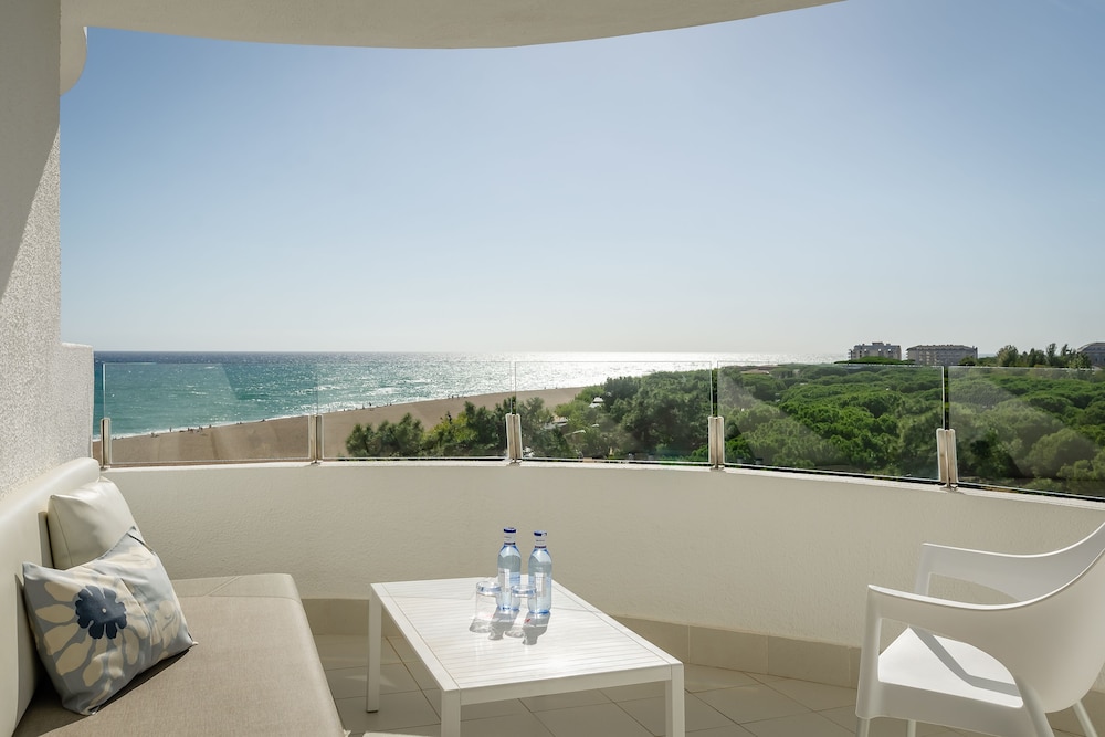 Double Room, South View