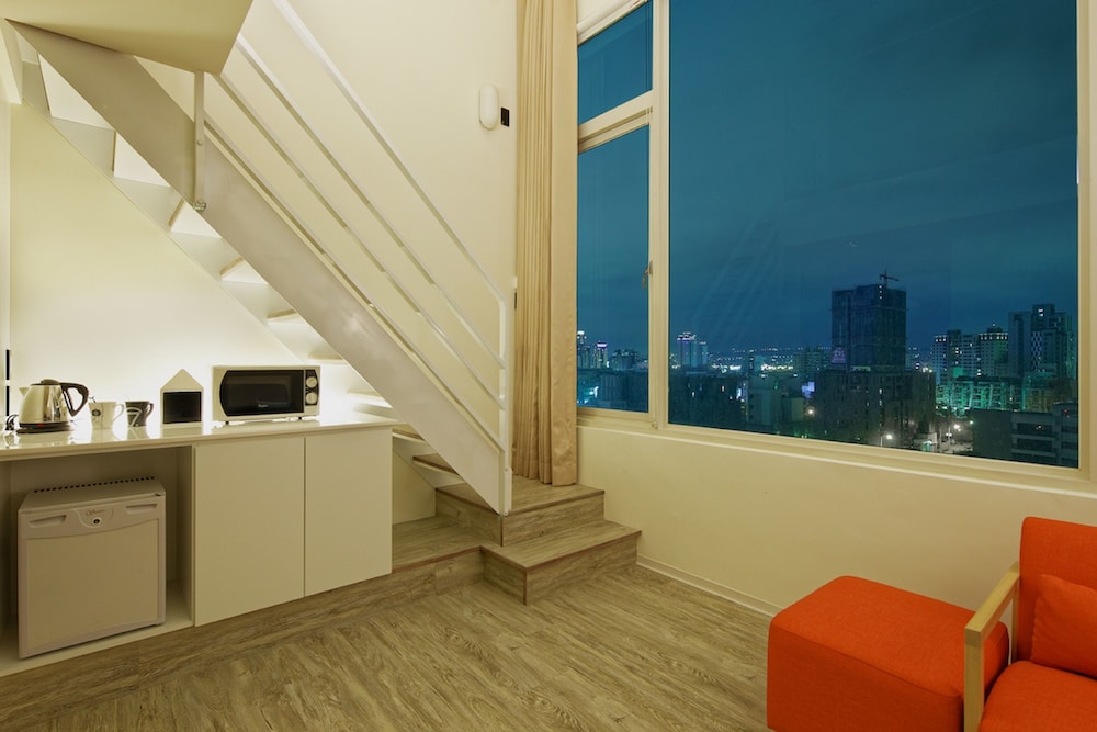 Deluxe Loft, 1 Queen Bed photo 2