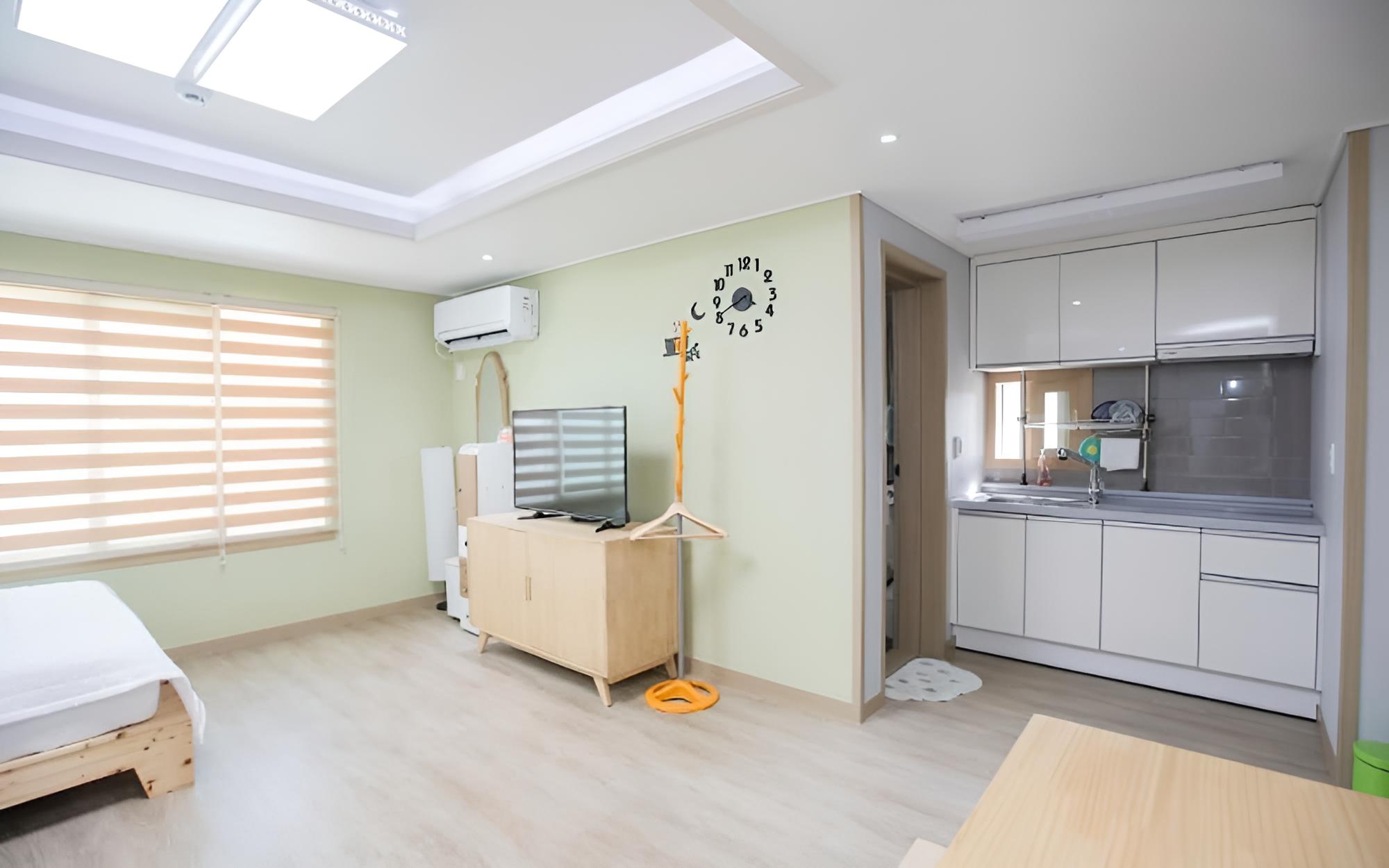 Room (Room 203) photo 3