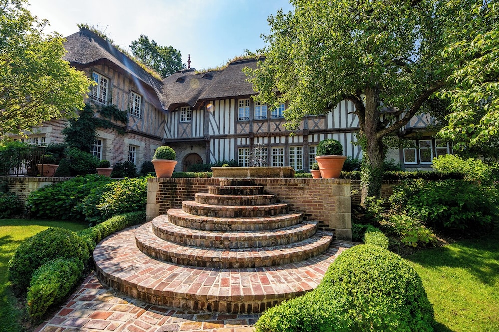 Superior Villa, Garden View (Le Manoir) photo 1