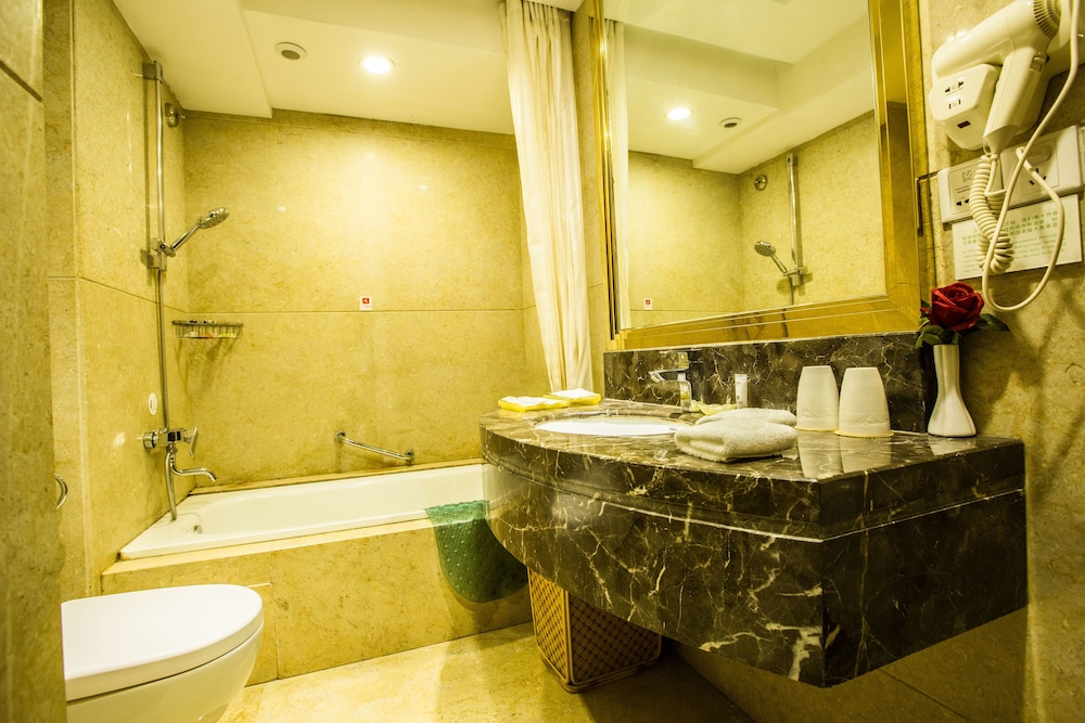 Deluxe Double or Twin Room photo 3