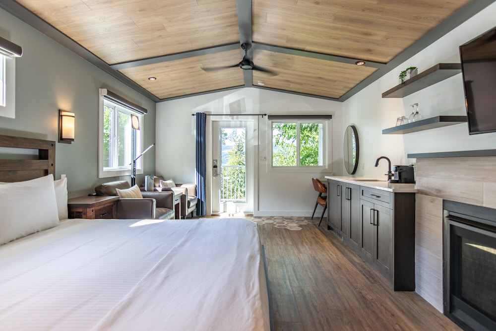 Deluxe Cabin photo 2