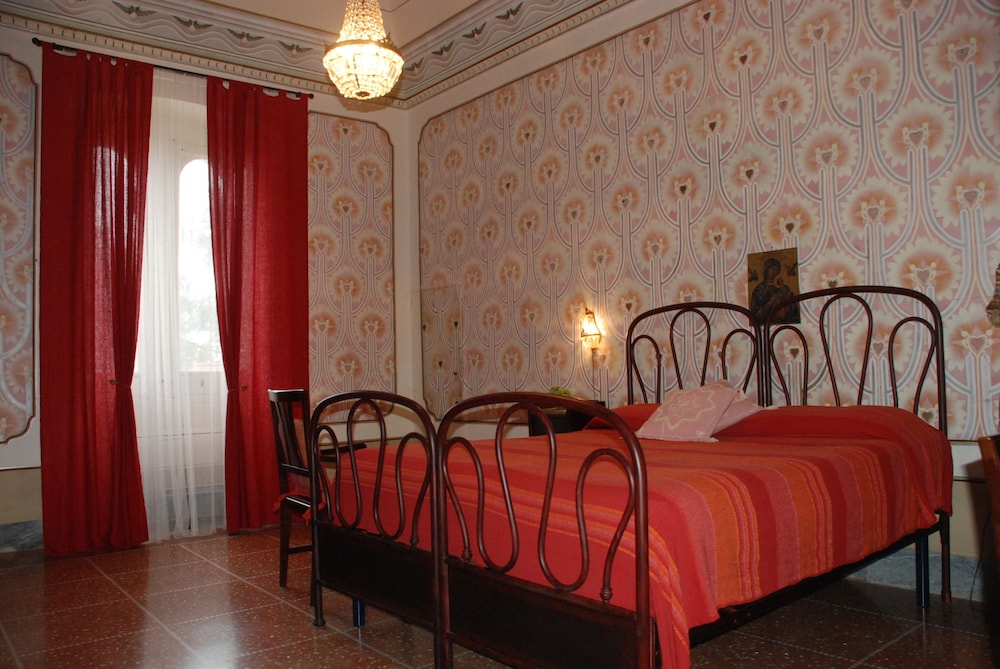 Double or Twin Room photo 3