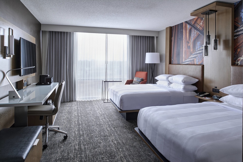 Room, 2 Queen Beds - Photo 1