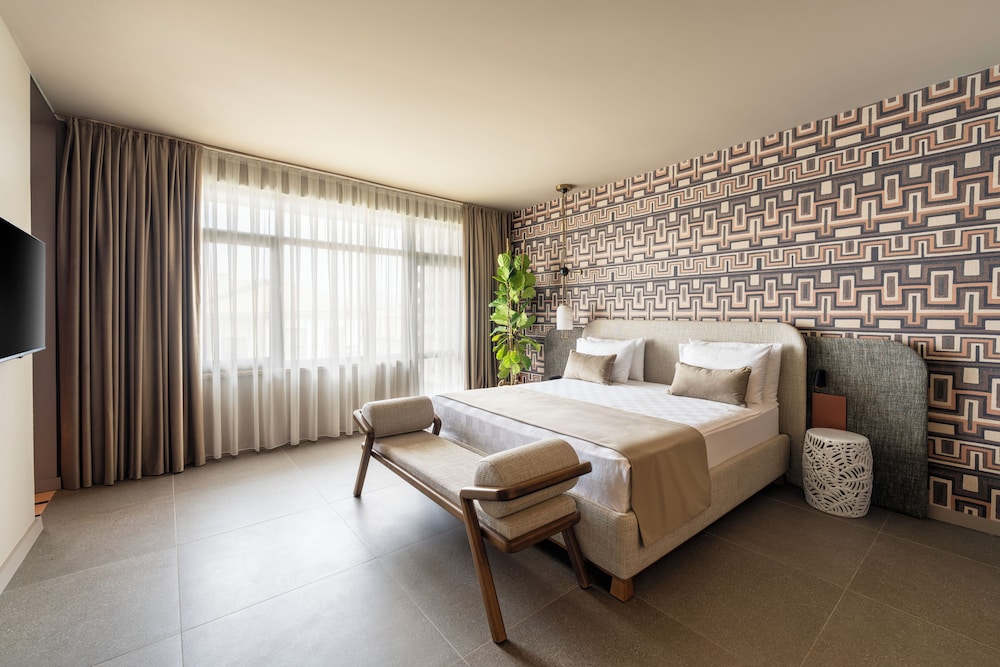 Superior Suite - Photo 2
