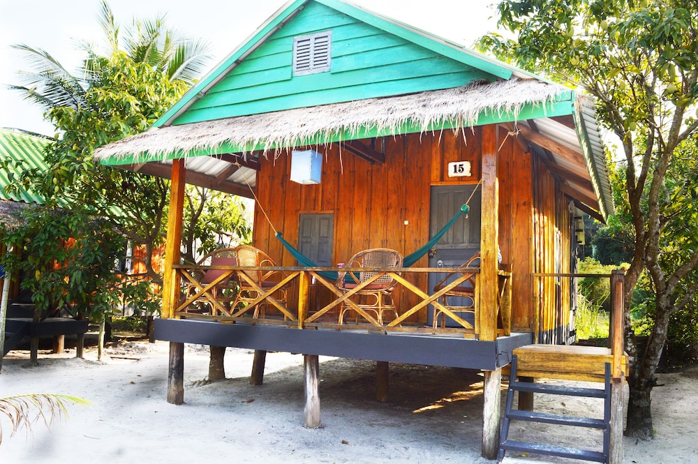 Beach Bungalow photo 2