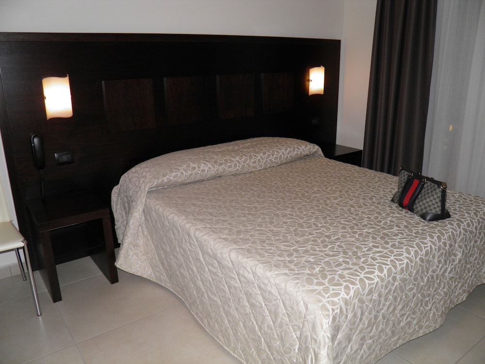 Classic Double Room Single Use, Private Bathroom