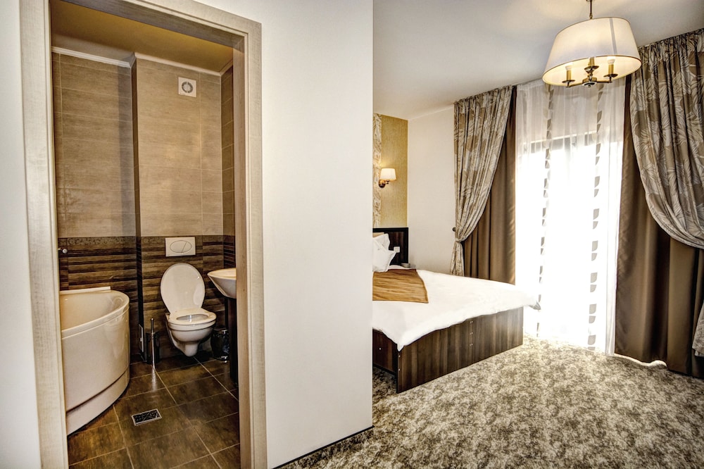 Superior Triple Room, Mountain View photo 3