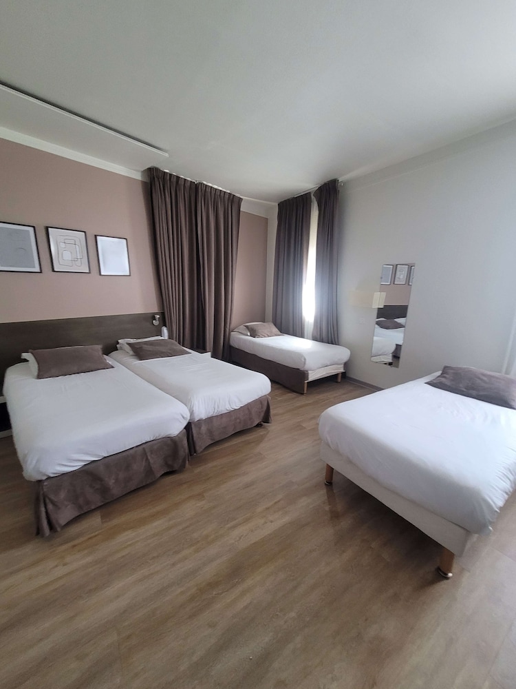 Standard Room, 2 Twin Beds - Photo 69
