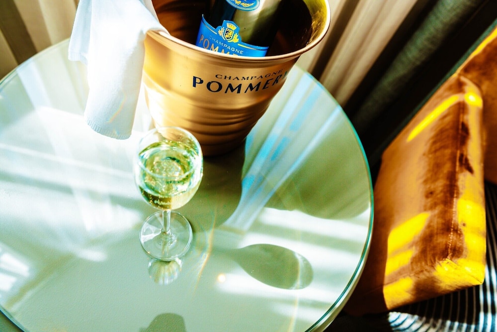 Double Room, Ensuite (Pommery) photo 3