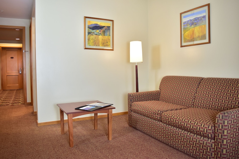 Suite, 1 King Bed with Sofa bed, Non Smoking - Photo 7