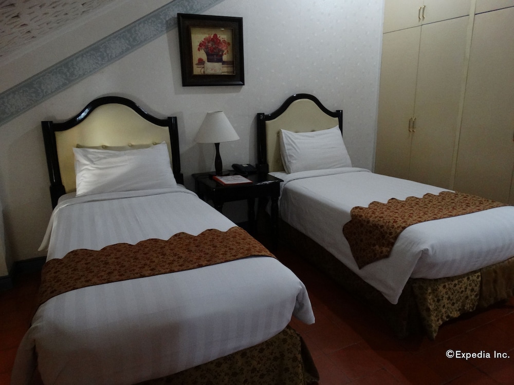 Standard Room, 1 Queen Bed
