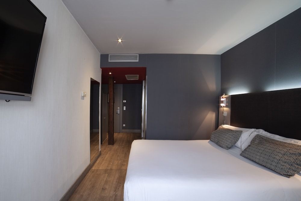 Standard Double Room - Photo 4
