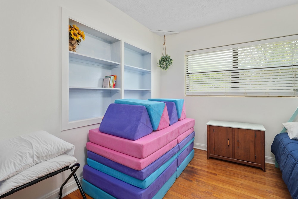 House, Multiple Beds, Patio, Garden View photo 3