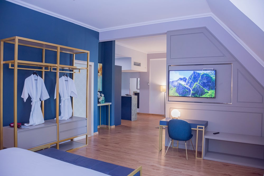 Premium Room, 1 King Bed, City View photo 1