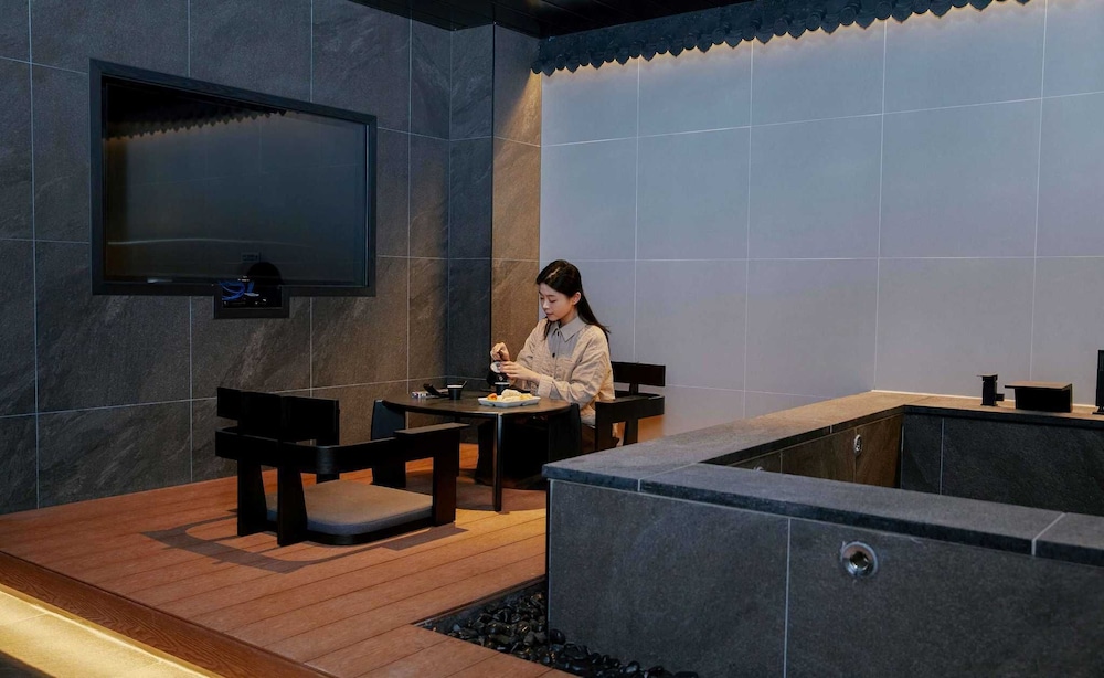 Standard (A) + Annex Bath (available after 9 PM)