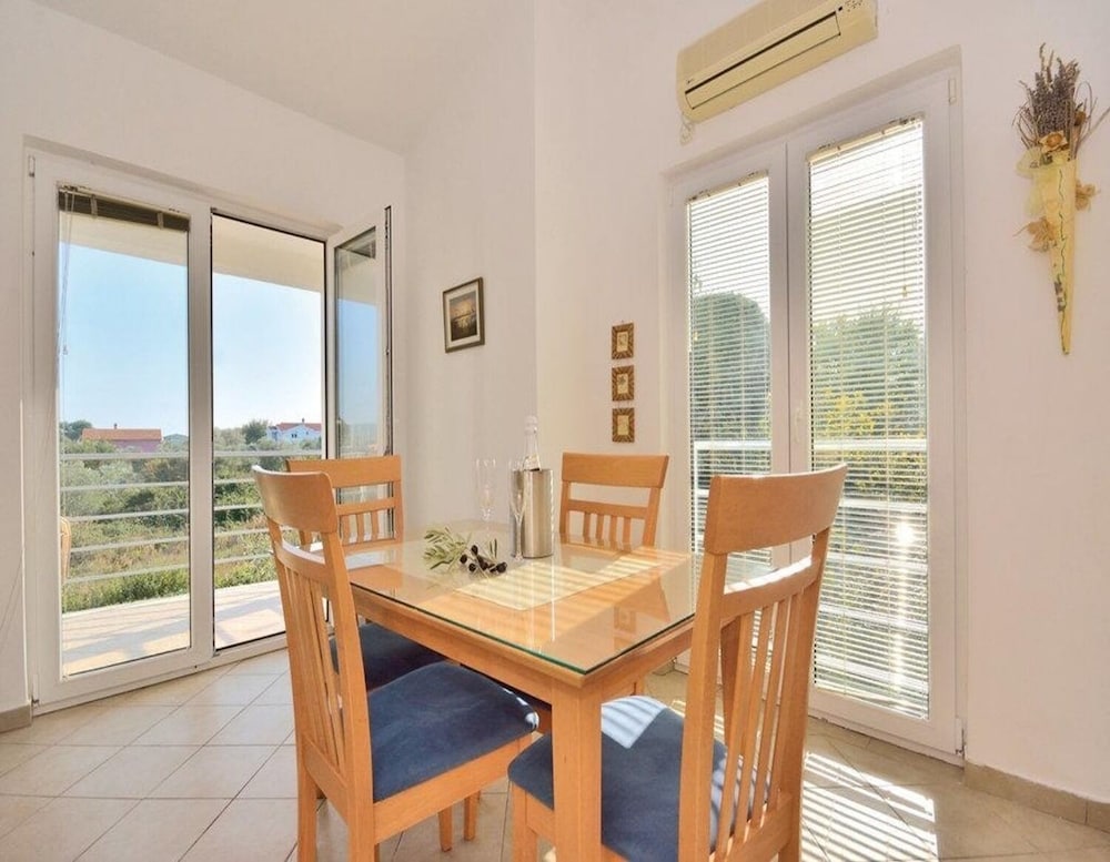 Apartment (Mare - with parking - A1 prizemlje(4+)