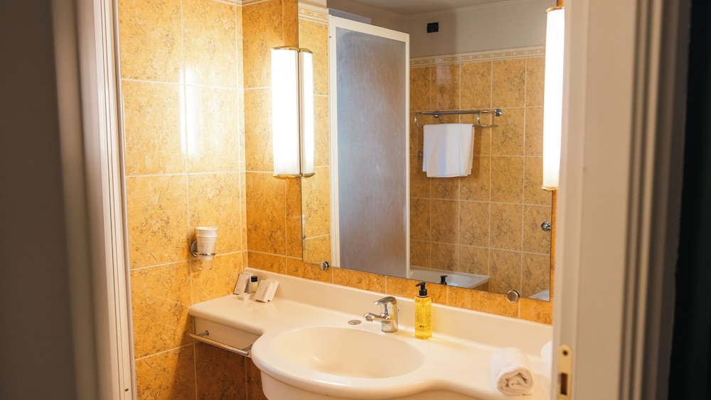 Superior Room - Photo 8