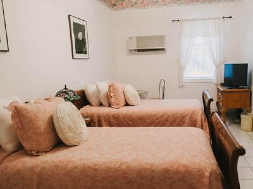 Standard Quadruple Room, Ensuite (Founders) photo 3