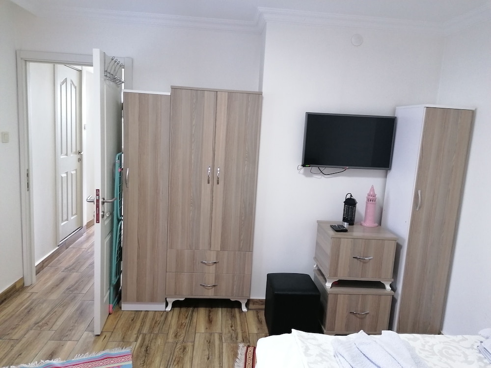 Condo, 1 Bedroom photo 2