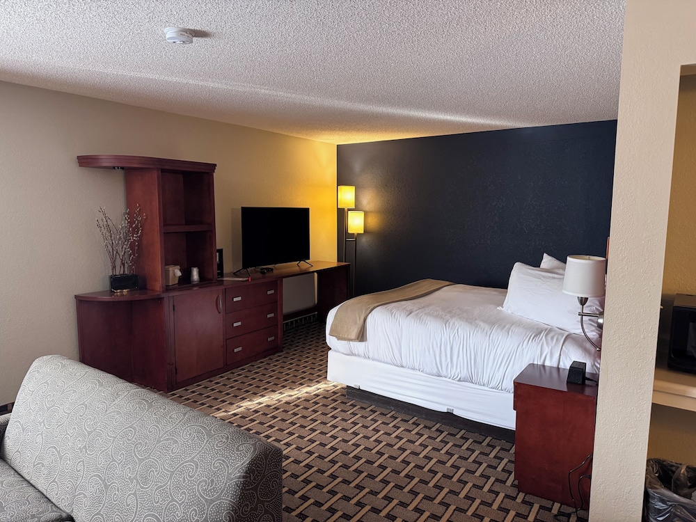 King Jacuzzi Family Suite photo 1