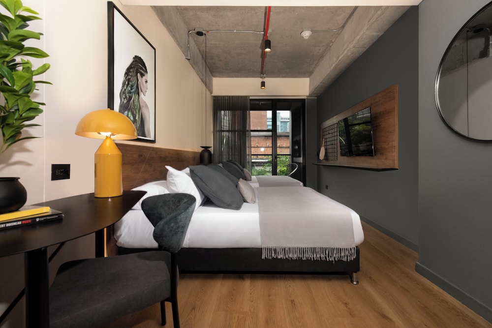 Room (XL) - Photo 8