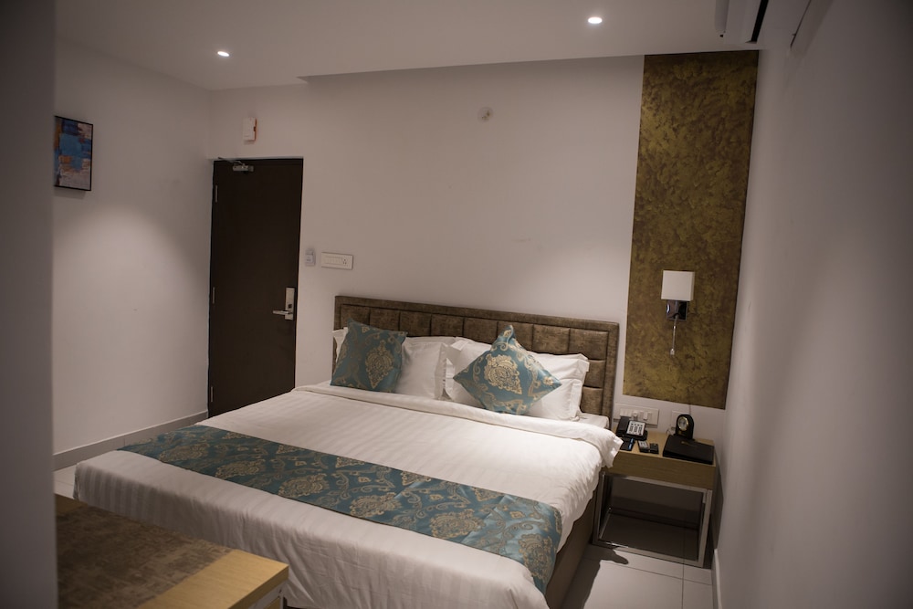 Business Room, 1 King Bed photo 1