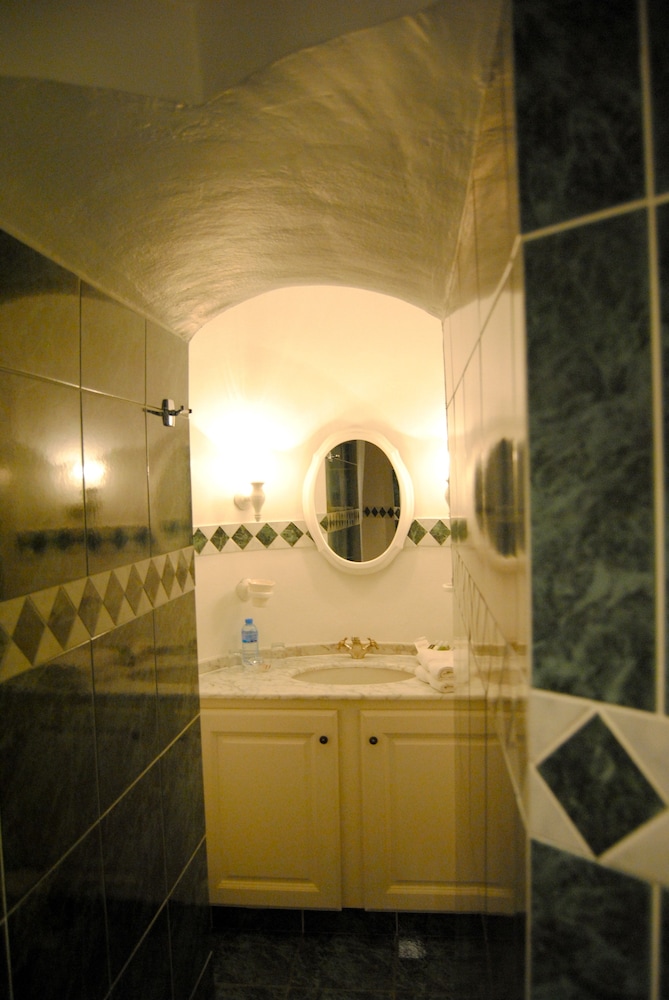 Classic Double or Twin Room photo 3