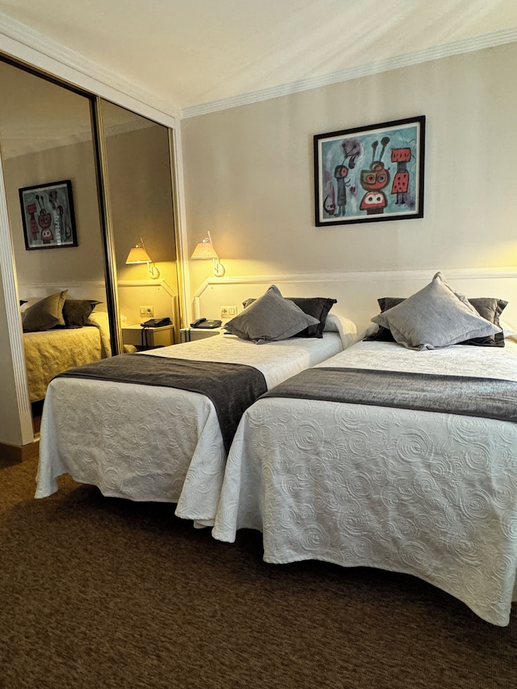 Twin Room (Exterior)