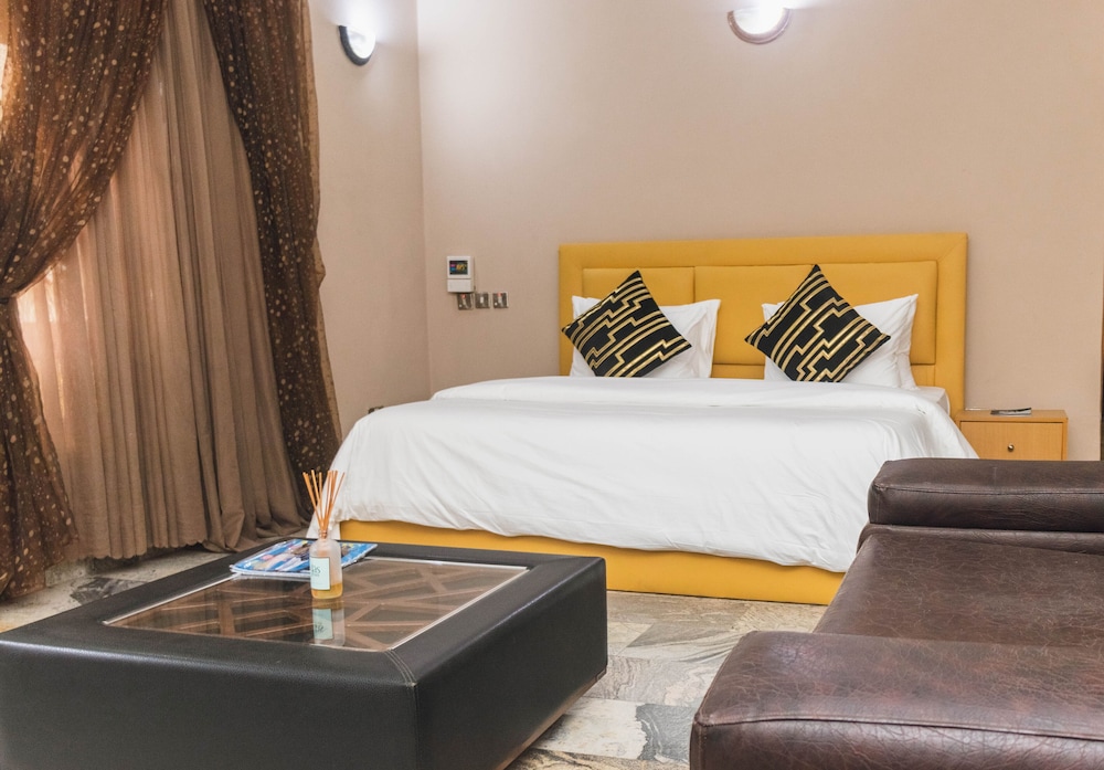 Deluxe Studio Suite