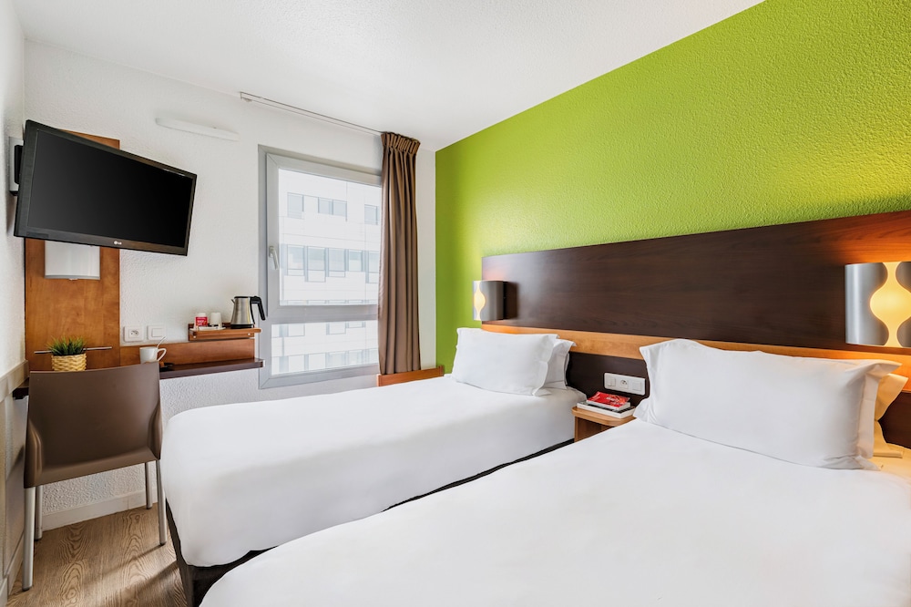 Superior Room, 2 Twin Beds - Photo 1