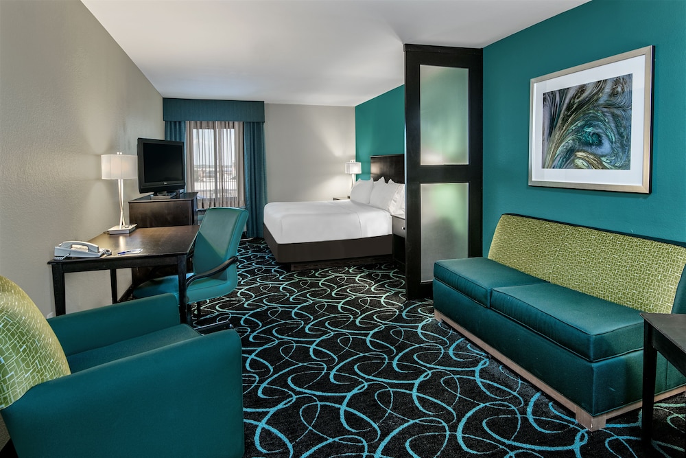 Standard Room, 1 King Bed - Photo 3