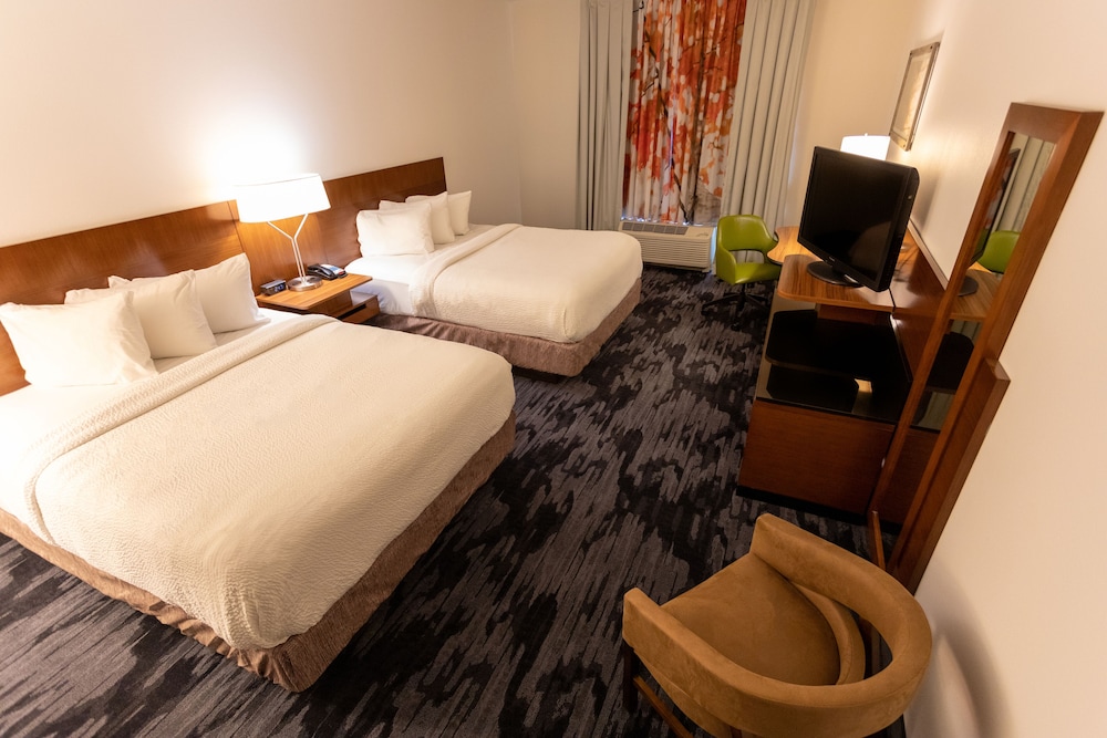 Room, 2 Queen Beds (Mobility Accessible, Tub) - Photo 3