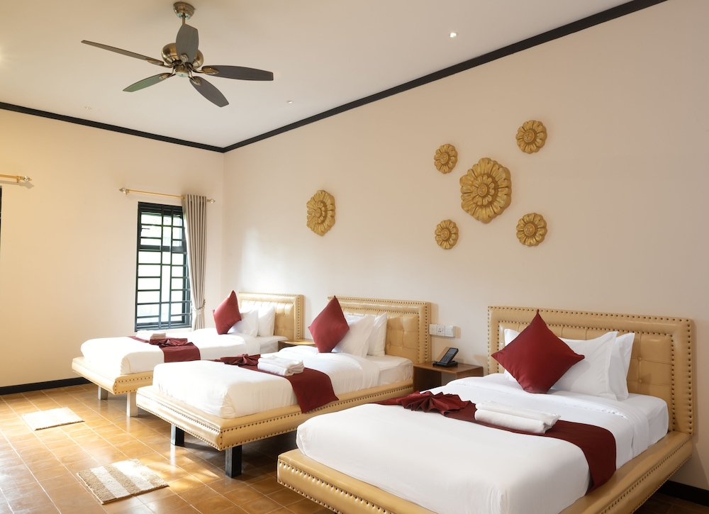 Deluxe Triple Room - Photo 1