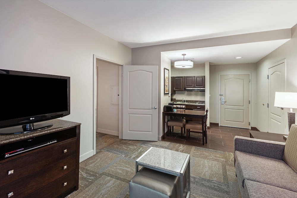 Suite, 2 Queen Beds, Accessible, Bathtub - Photo 2