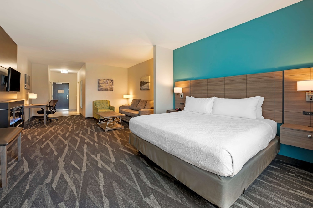 Suite, 1 King Bed, Non Smoking, Jetted Tub photo 2