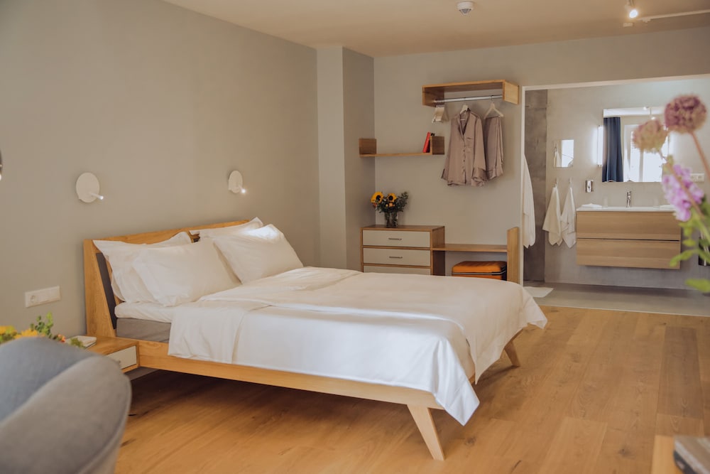 Deluxe Room, 1 King Bed