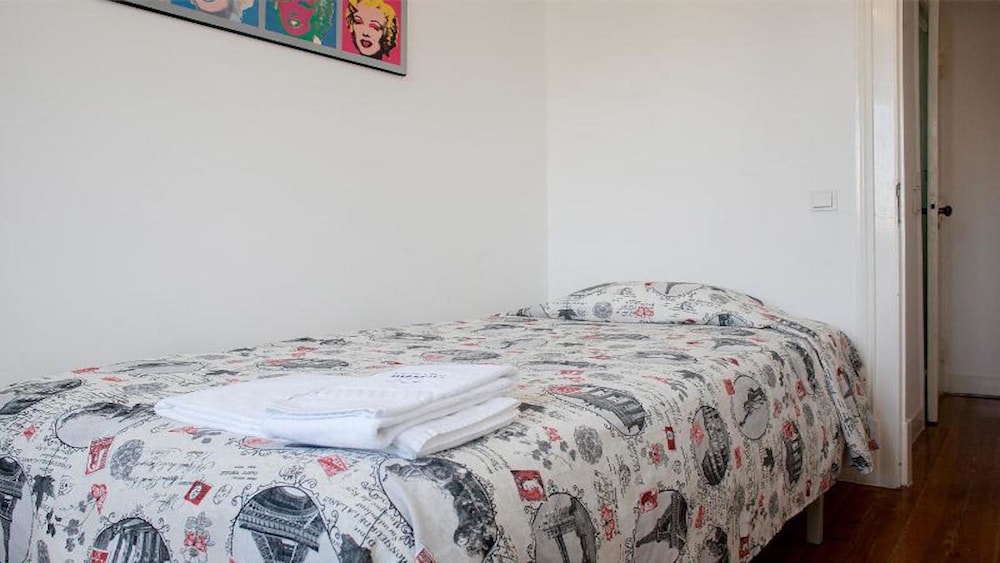 Apartment, 4 Bedrooms, City View photo 2