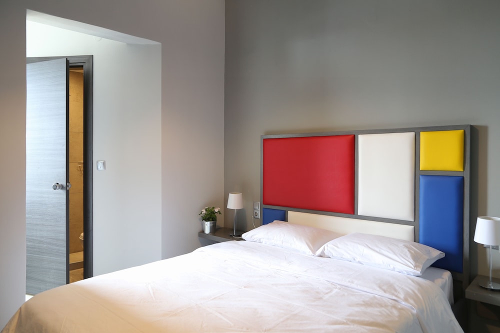 Basic Double Room, 1 King Bed