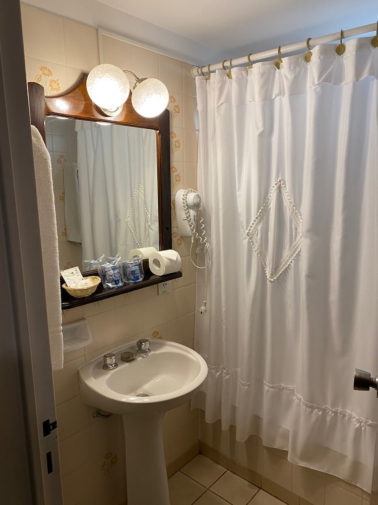 Superior Room, 3 Twin Beds photo 3