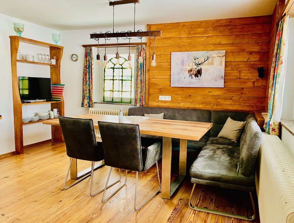 Superior Apartment, 4 Bedrooms, Mountain View photo 1