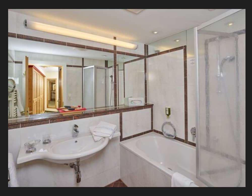 Standard Double Room - Photo 5
