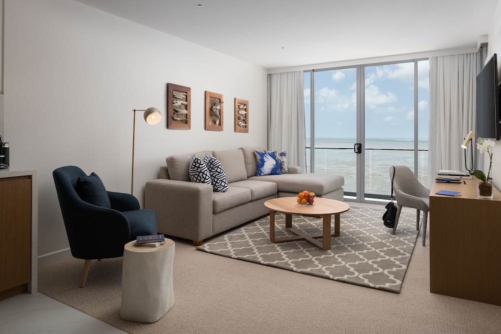 Suite, 1 King Bed With Sofa Bed