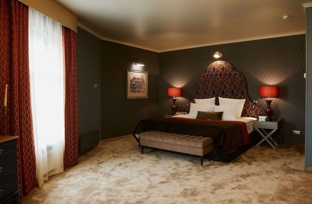 Executive Suite photo 2