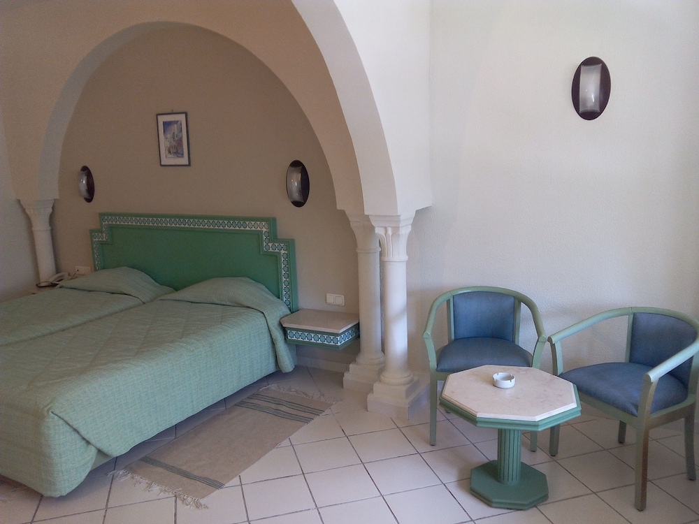 Standard Room - Photo 8