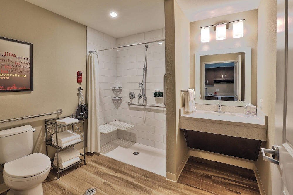 Suite, 1 Bedroom - Photo 6