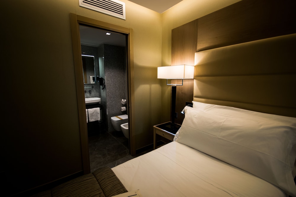 Family Suite, 2 Bedrooms - Photo 2