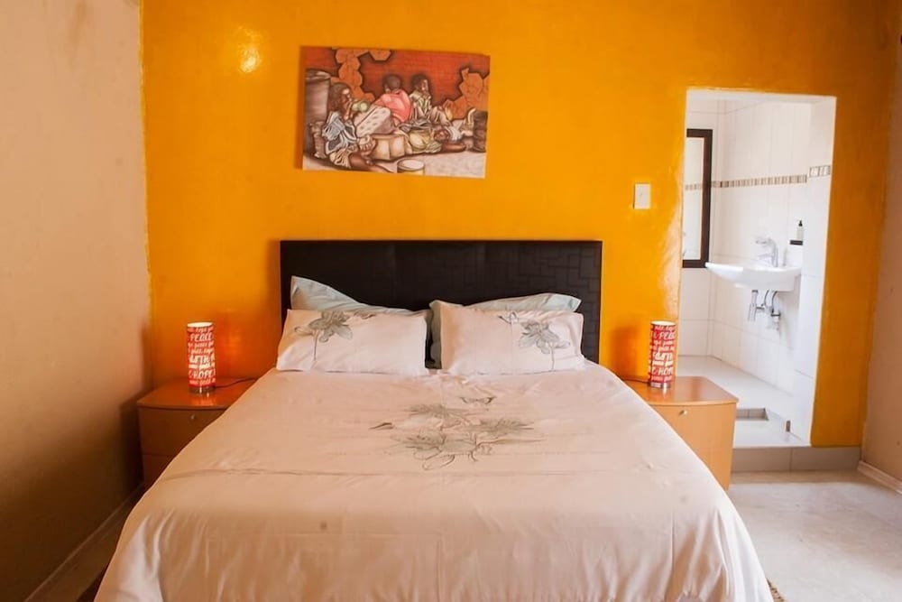 Standard Double Room (Yellow) photo 1
